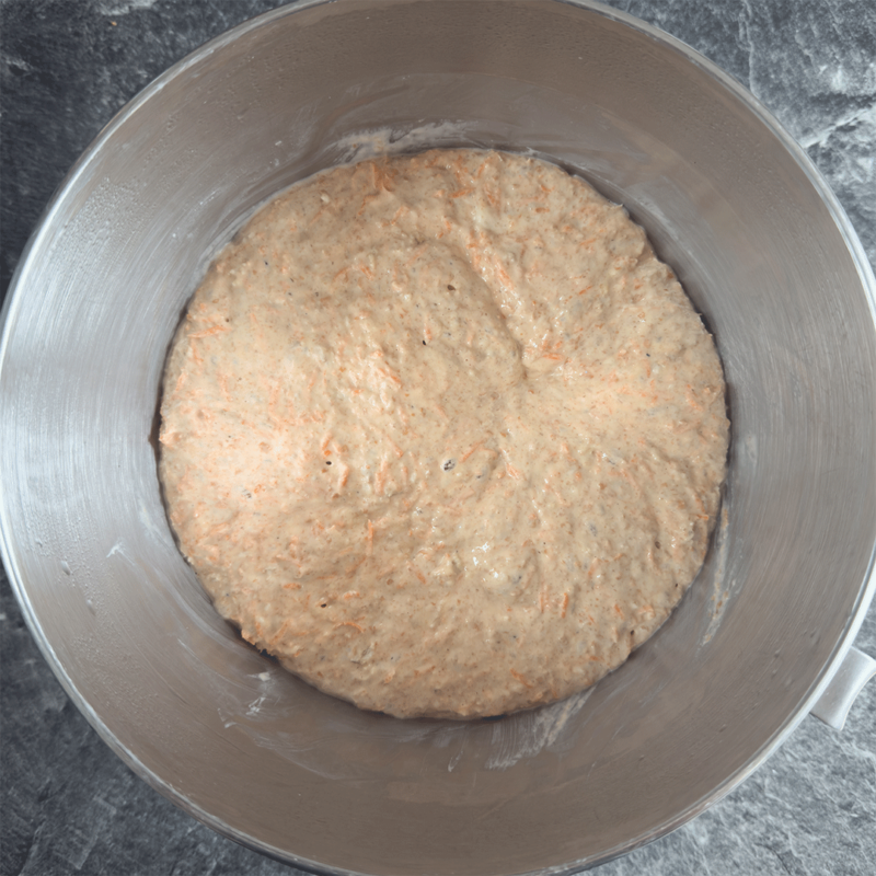 Hafer-Karotten-Brot Teig nach der Ruhezeit