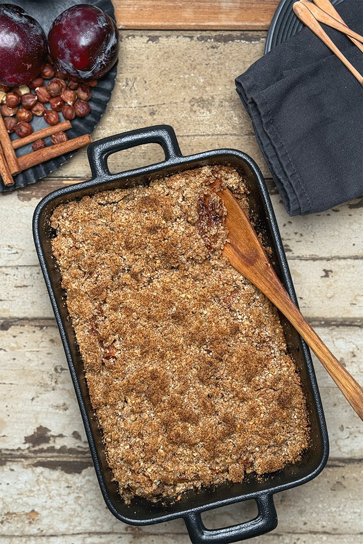 Pflaumen-Crumble mit Nussstreuseln