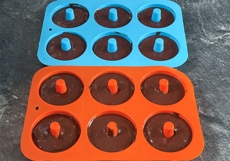 Zubereitung Schoko-Donuts aus dem Ofen