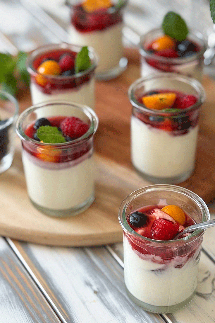 Joghurtbombe im Glas Dessert