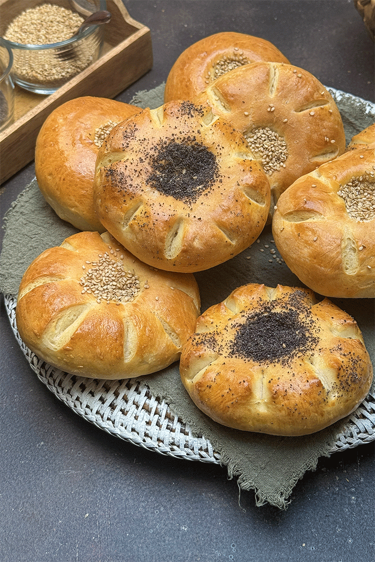 Kulchatoylar Mini-Brote mit Mohn und Sesam